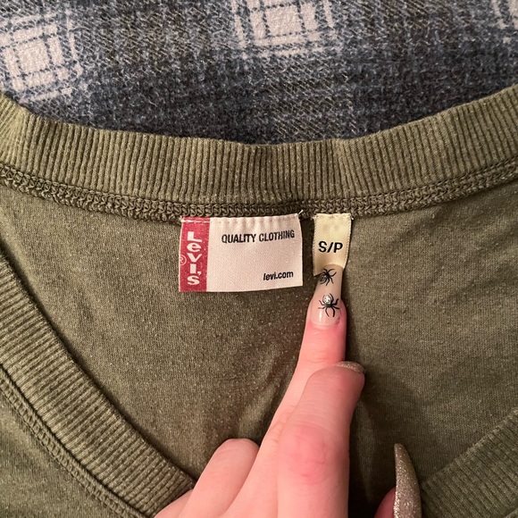 Levi’s womens tee shirt - Picture 2 of 2